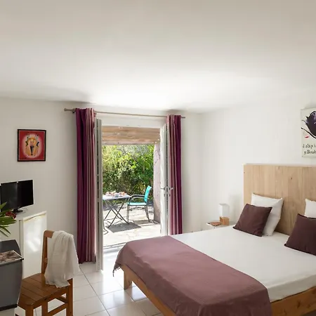 פארק נופש Domaine Bocca Di Feno 3*